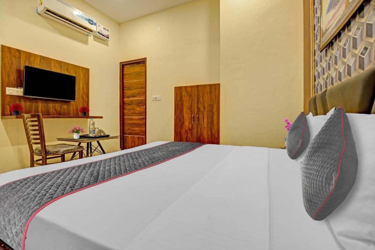 Townhouse Sky Hotel Ludhiana Exterior photo